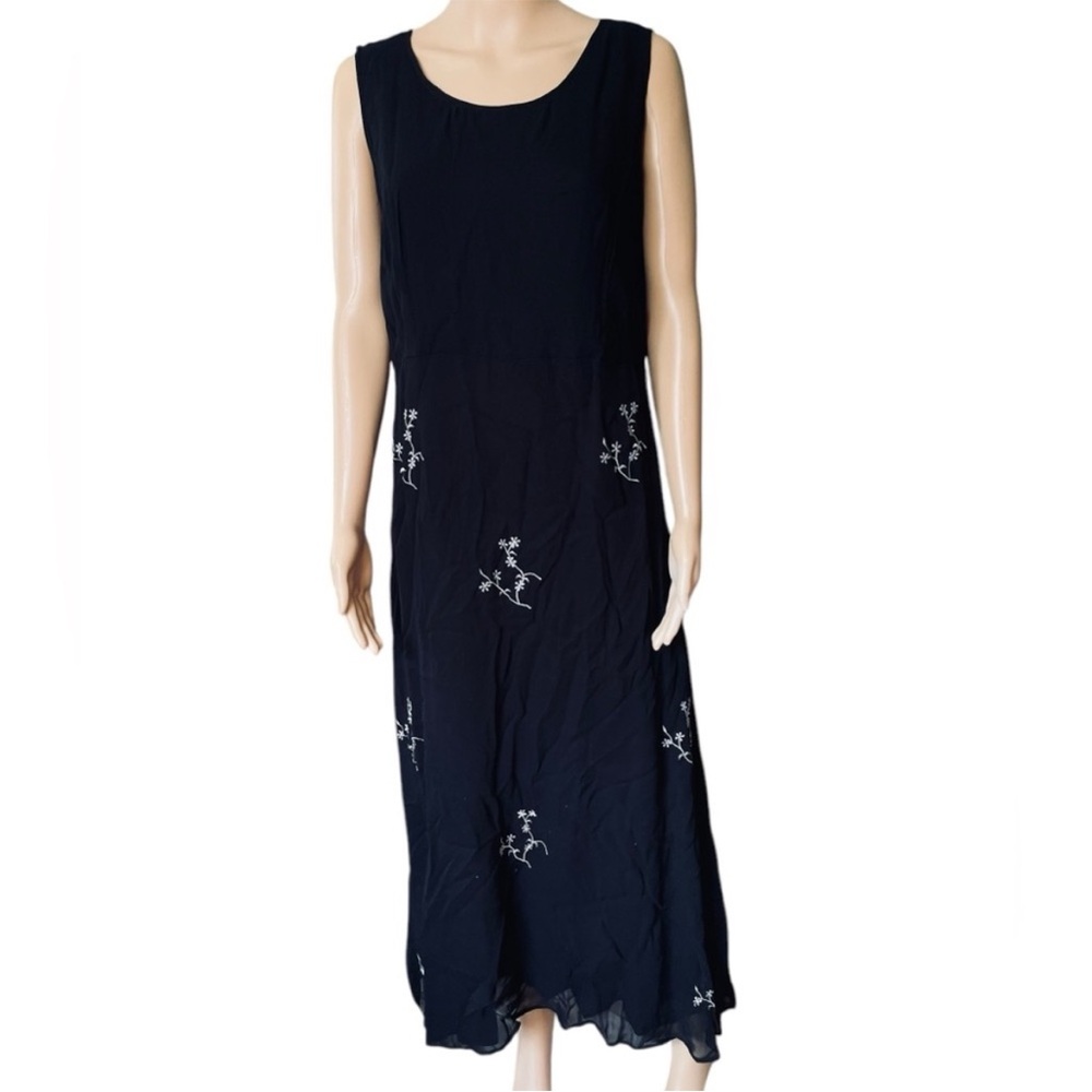Vintage 90s / Y2K Black & White Witchy Goth Whimsy Embroidered Floral Maxi Dress